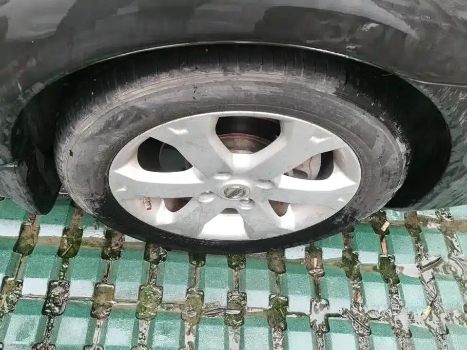 Nissan Livina 2013 Model 1.6XV CVT Deluxe Edition — миниатюра 6