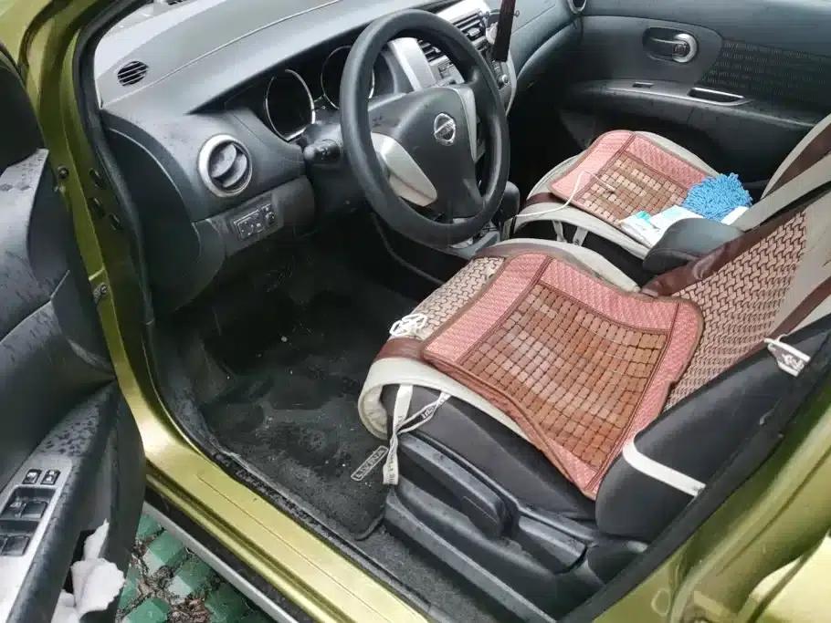 Nissan Livina 2013 Model 1.6XV CVT Deluxe Edition — миниатюра 9