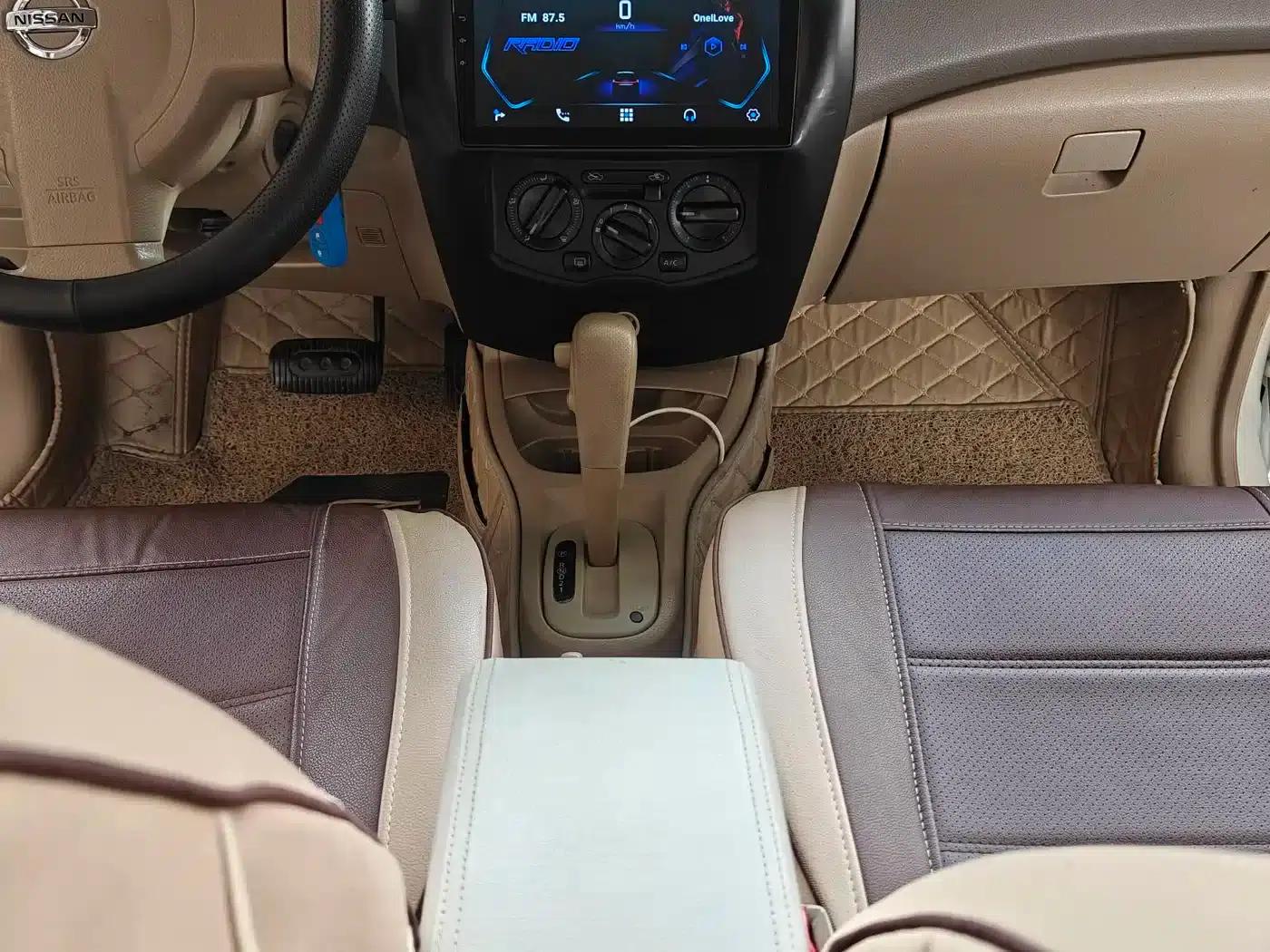 Nissan Livina 2010 Sporty Edition 1.6L Automatic Super Power Model — миниатюра 17