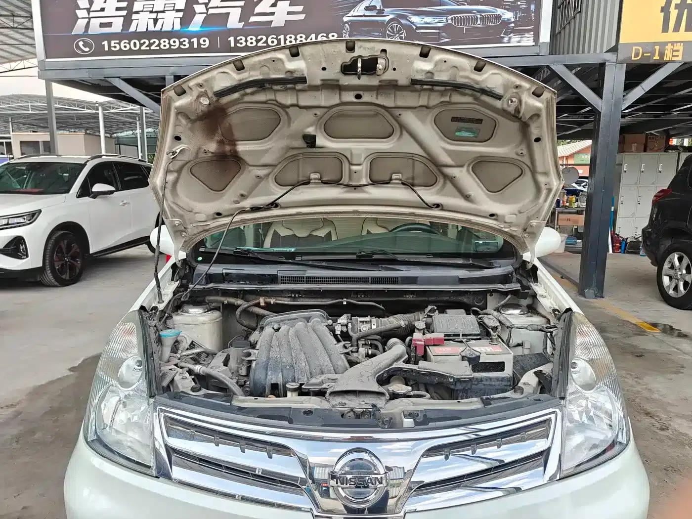 Nissan Livina 2010 Sporty Edition 1.6L Automatic Super Power Model — миниатюра 24