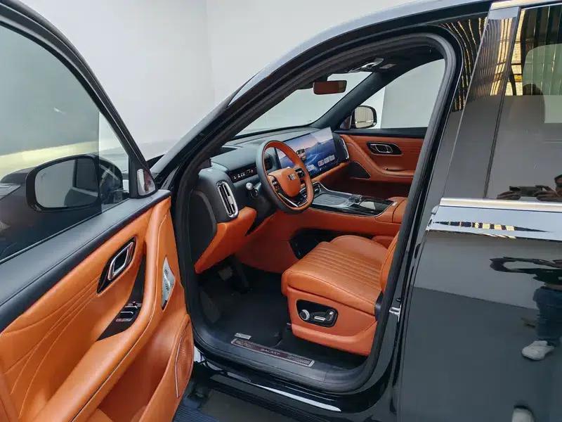 Galaxy M9 2025 210km/h AWD Navigator Edition — миниатюра 17
