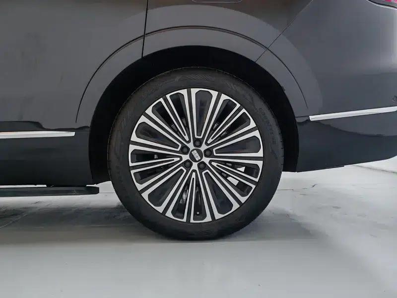Galaxy M9 2025 210km/h AWD Navigator Edition — миниатюра 9