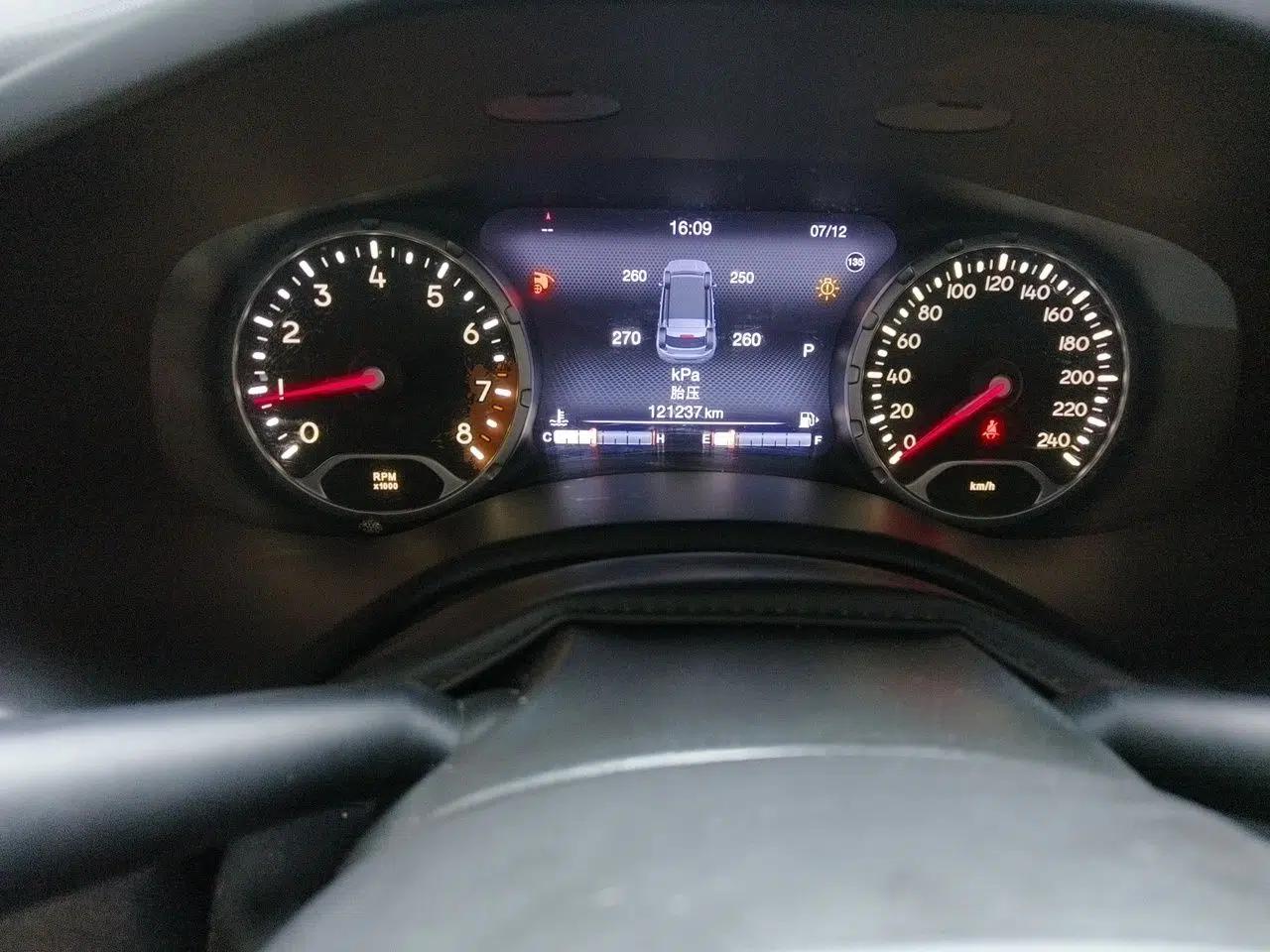 Jeep Renegade 2016 1.4T Automatic Jingneng Version+ — миниатюра 12
