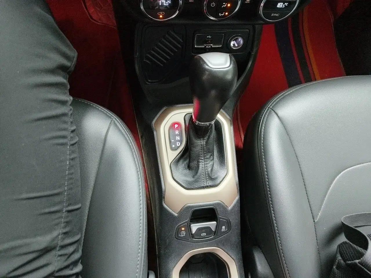 Jeep Renegade 2016 1.4T Automatic Jingneng Version+ — миниатюра 14