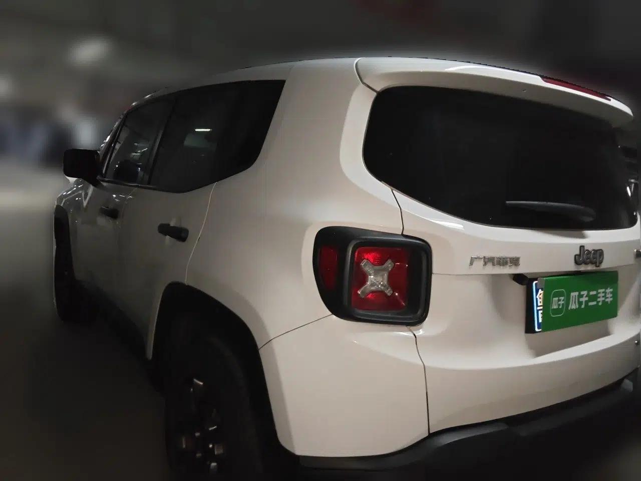 Jeep Renegade 2017 180T Automatic Kinetic Edition+ — миниатюра 4