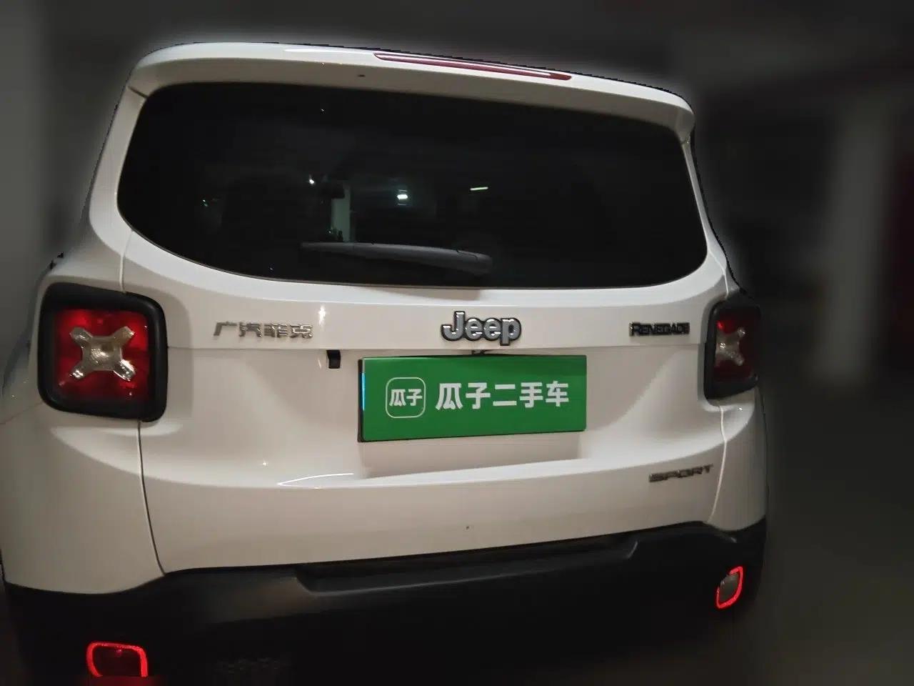 Jeep Renegade 2017 180T Automatic Kinetic Edition+ — миниатюра 5