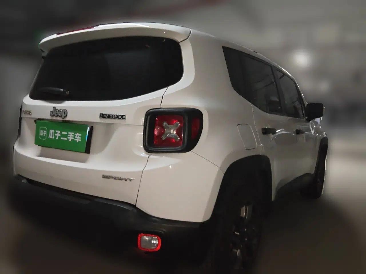 Jeep Renegade 2017 180T Automatic Kinetic Edition+ — миниатюра 6