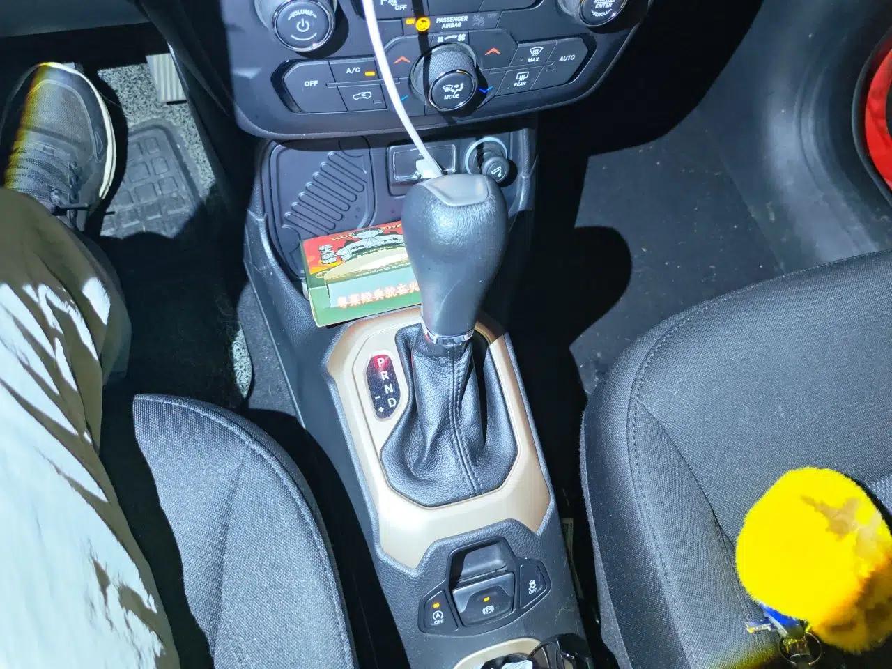 Jeep Renegade 2018 Connected Large Screen Version 180TS Automatic High-Energy Edition — миниатюра 14