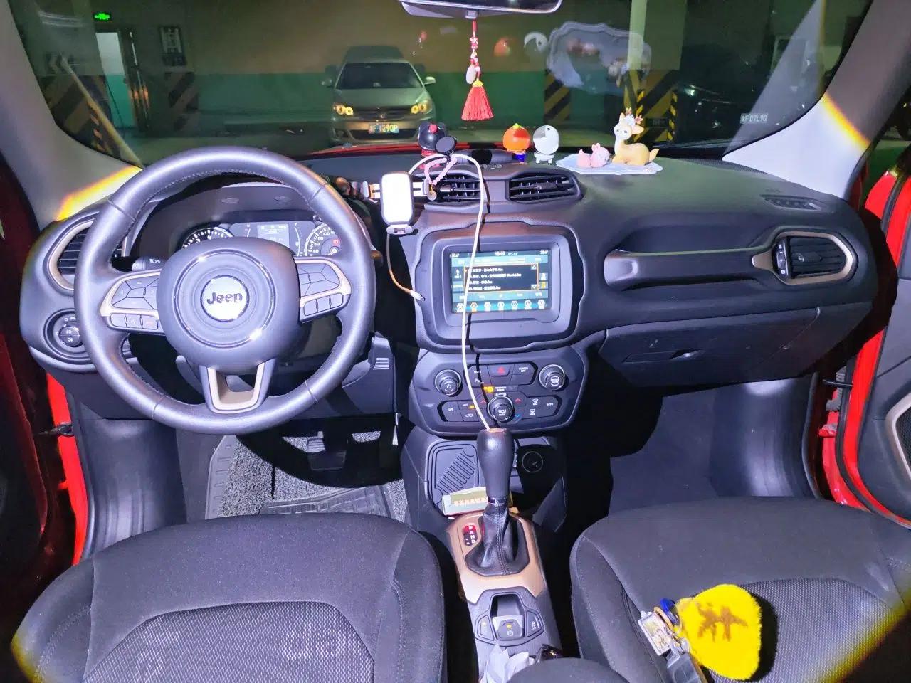 Jeep Renegade 2018 Connected Large Screen Version 180TS Automatic High-Energy Edition — миниатюра 18