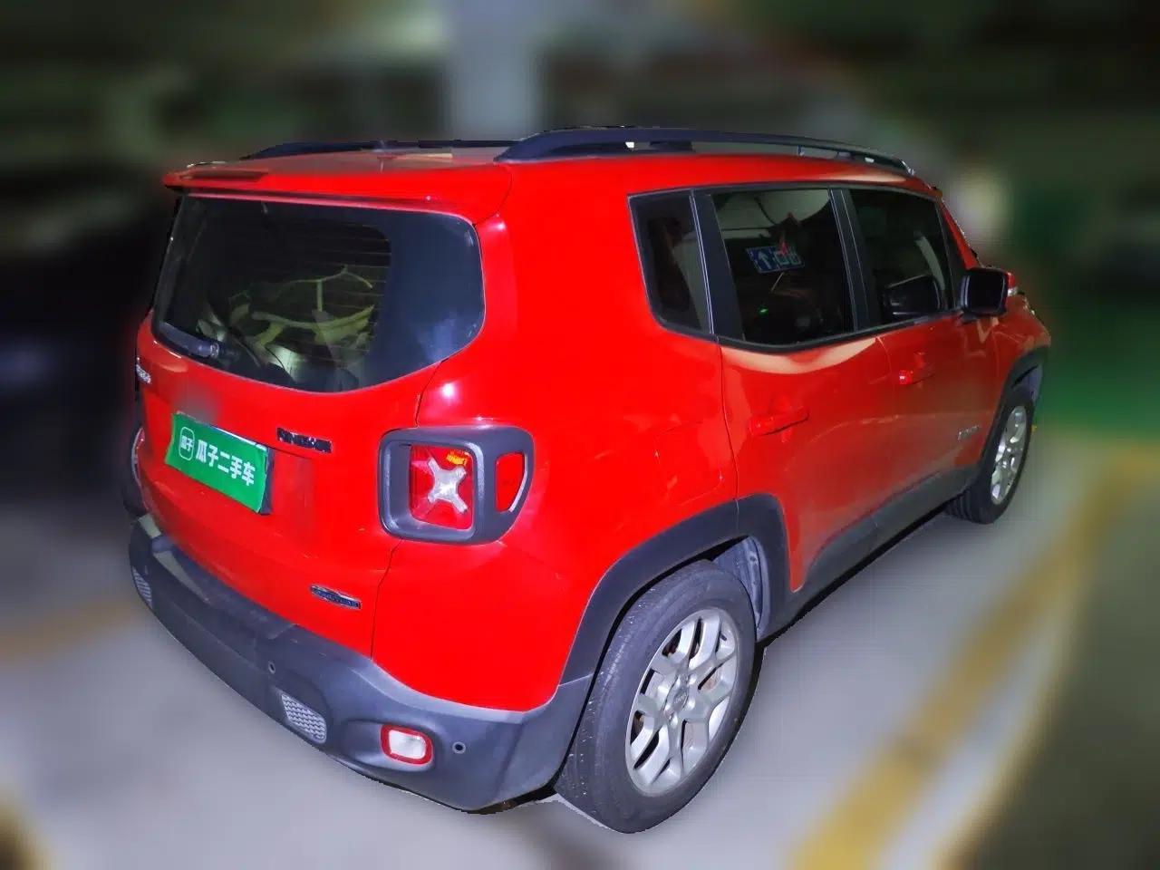 Jeep Renegade 2018 Connected Large Screen Version 180TS Automatic High-Energy Edition — миниатюра 6