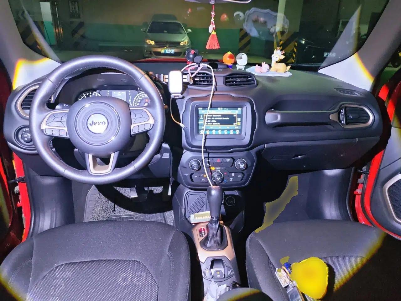 Jeep Renegade 2018 Connected Large Screen Version 180TS Automatic High-Energy Edition — миниатюра 9