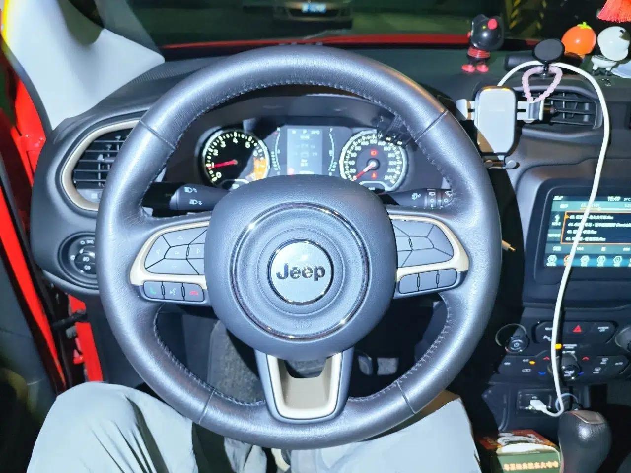 Jeep Renegade 2018 Connected Large Screen Version 180TS Automatic High-Energy Edition — миниатюра 10