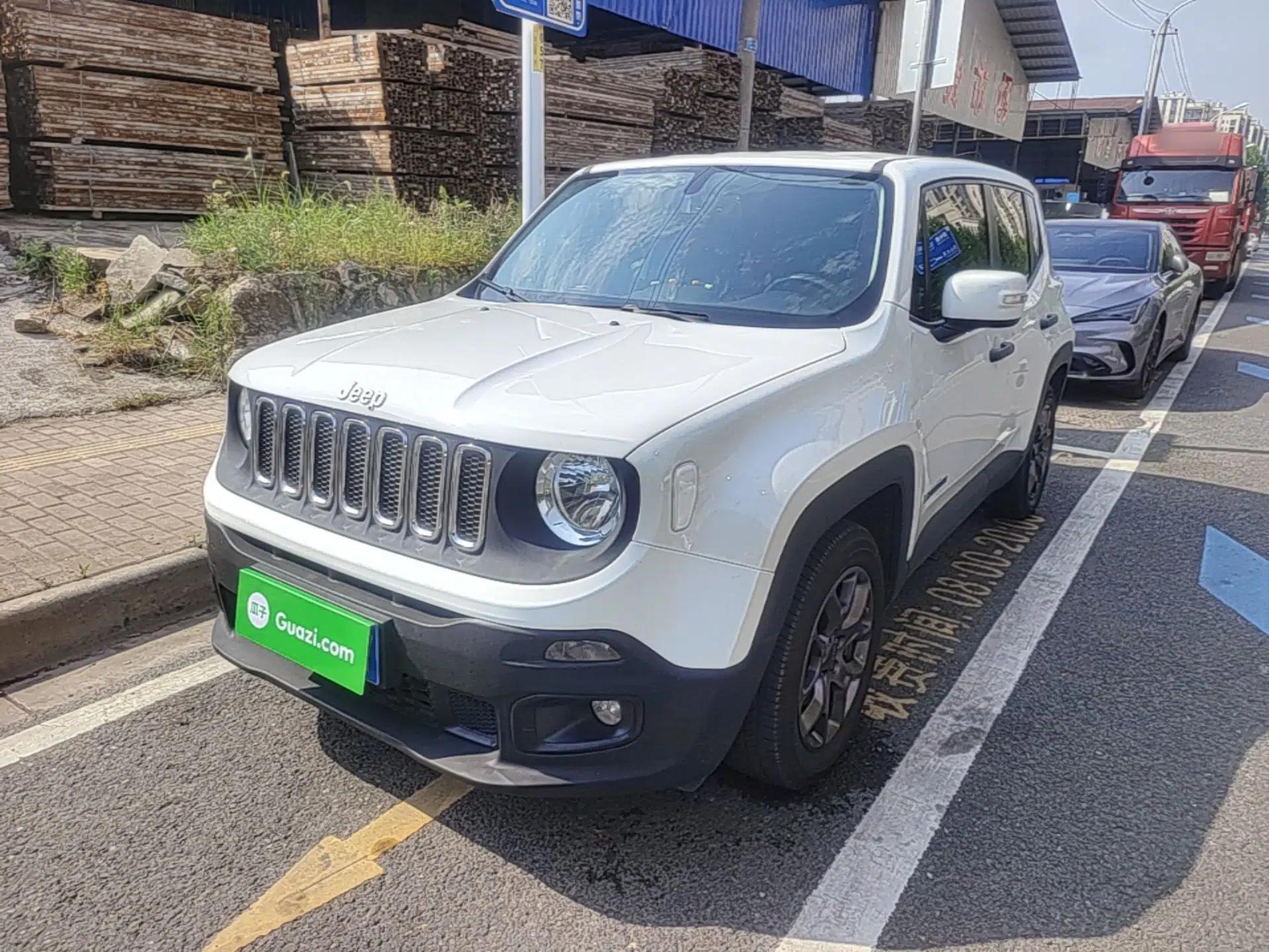 Jeep Renegade 2017 180T Automatic Kinetic Edition+ — миниатюра 1