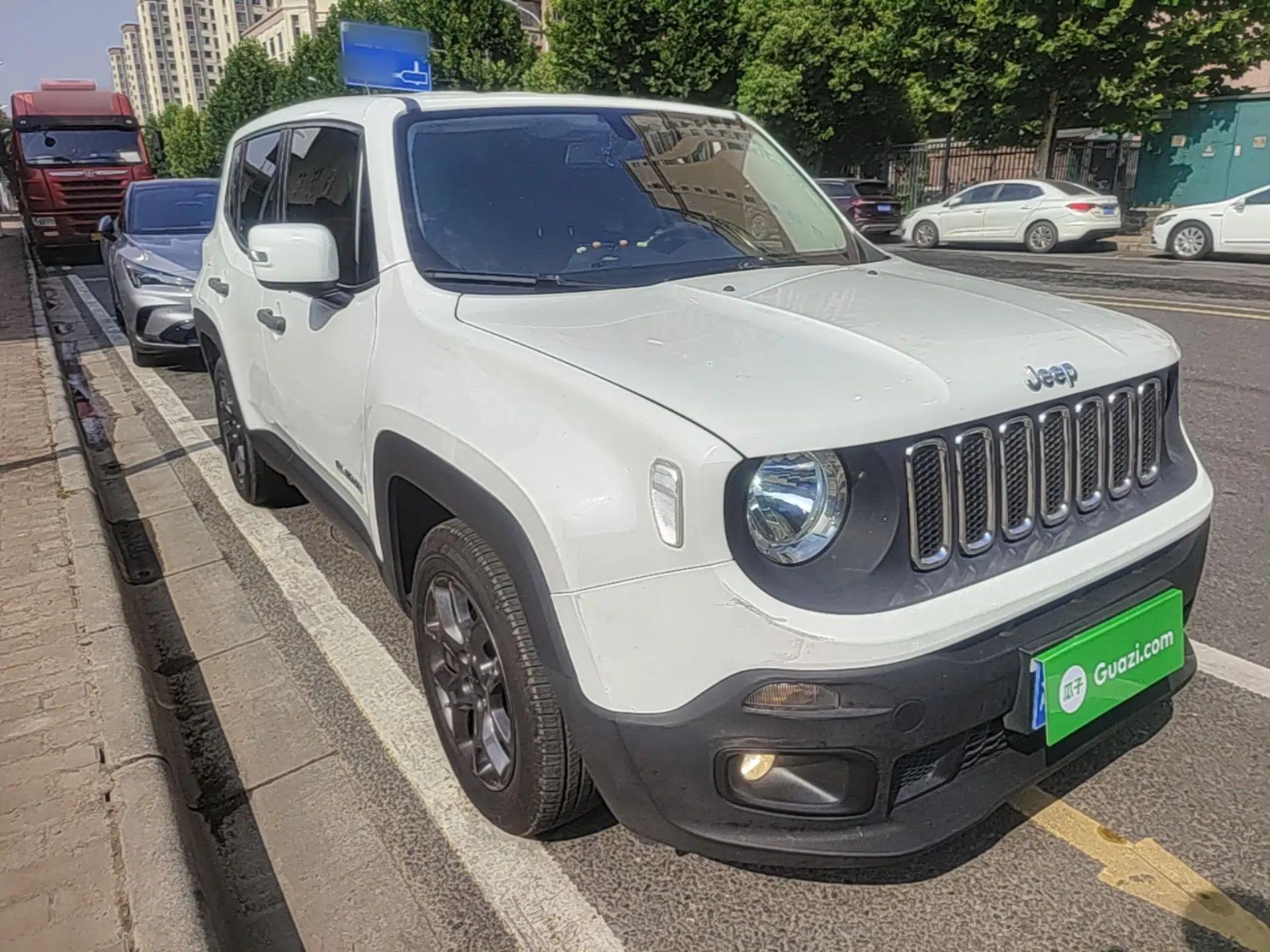 Jeep Renegade 2017 180T Automatic Kinetic Edition+ — миниатюра 3