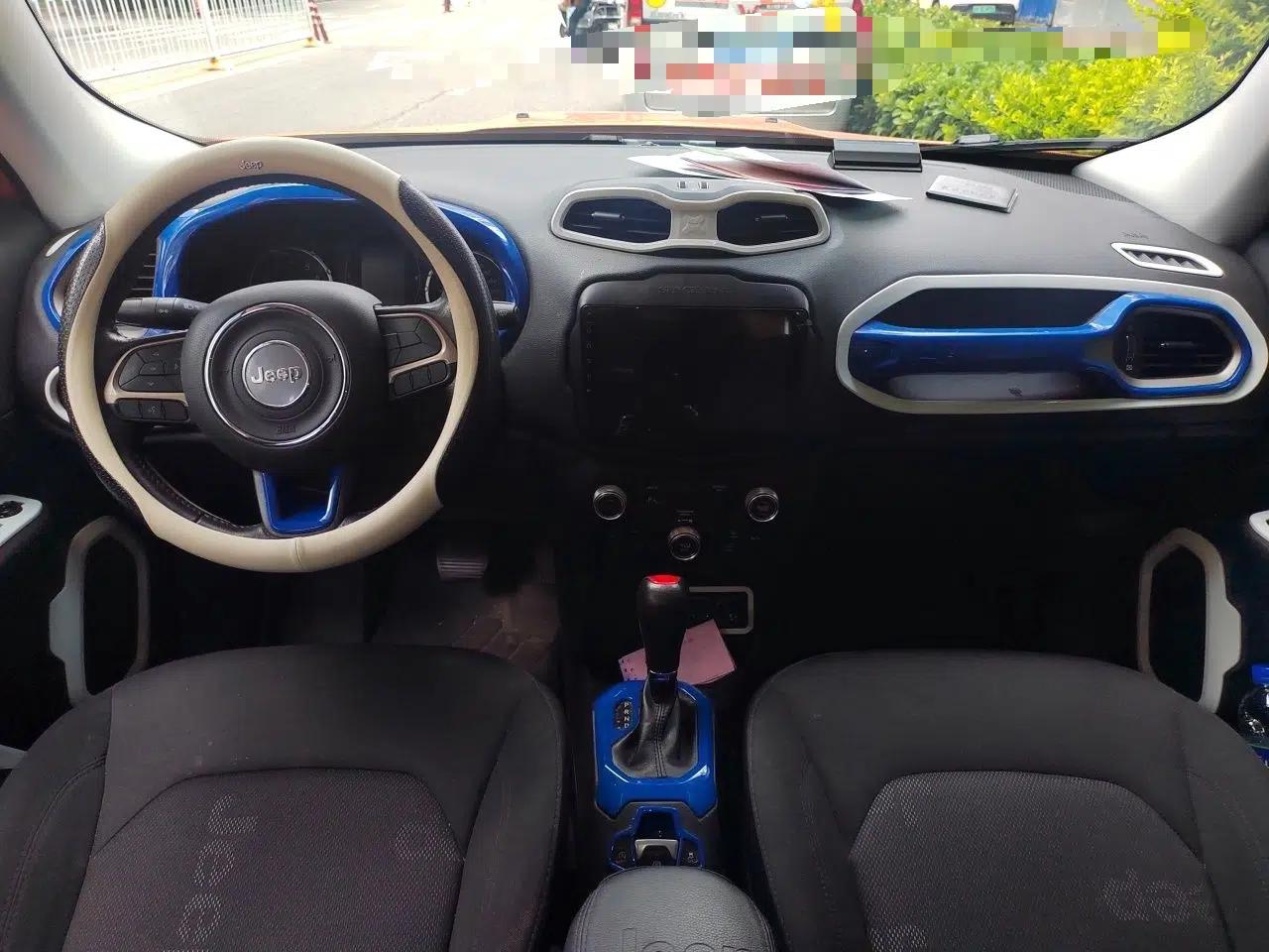 Jeep Renegade 2018 Connected Large Screen Version 180T Automatic Jingneng Version — миниатюра 6