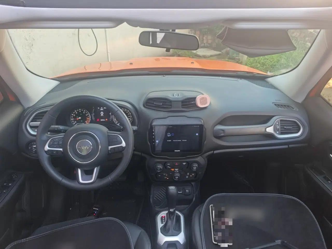 Jeep Renegade 2019 220T Automatic Leading Edition — миниатюра 12