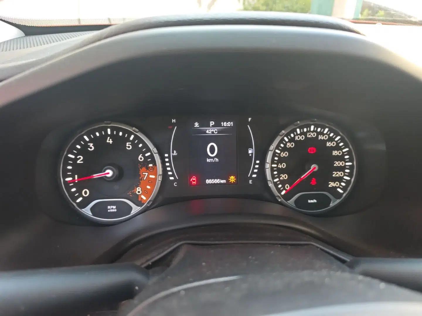 Jeep Renegade 2019 220T Automatic Leading Edition — миниатюра 14
