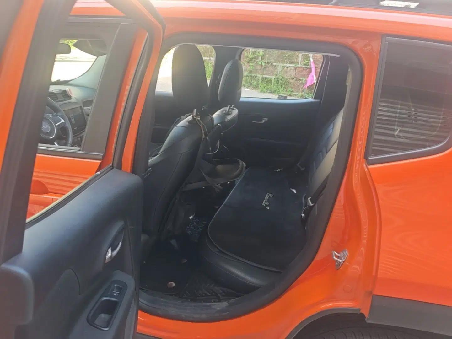 Jeep Renegade 2019 220T Automatic Leading Edition — миниатюра 20