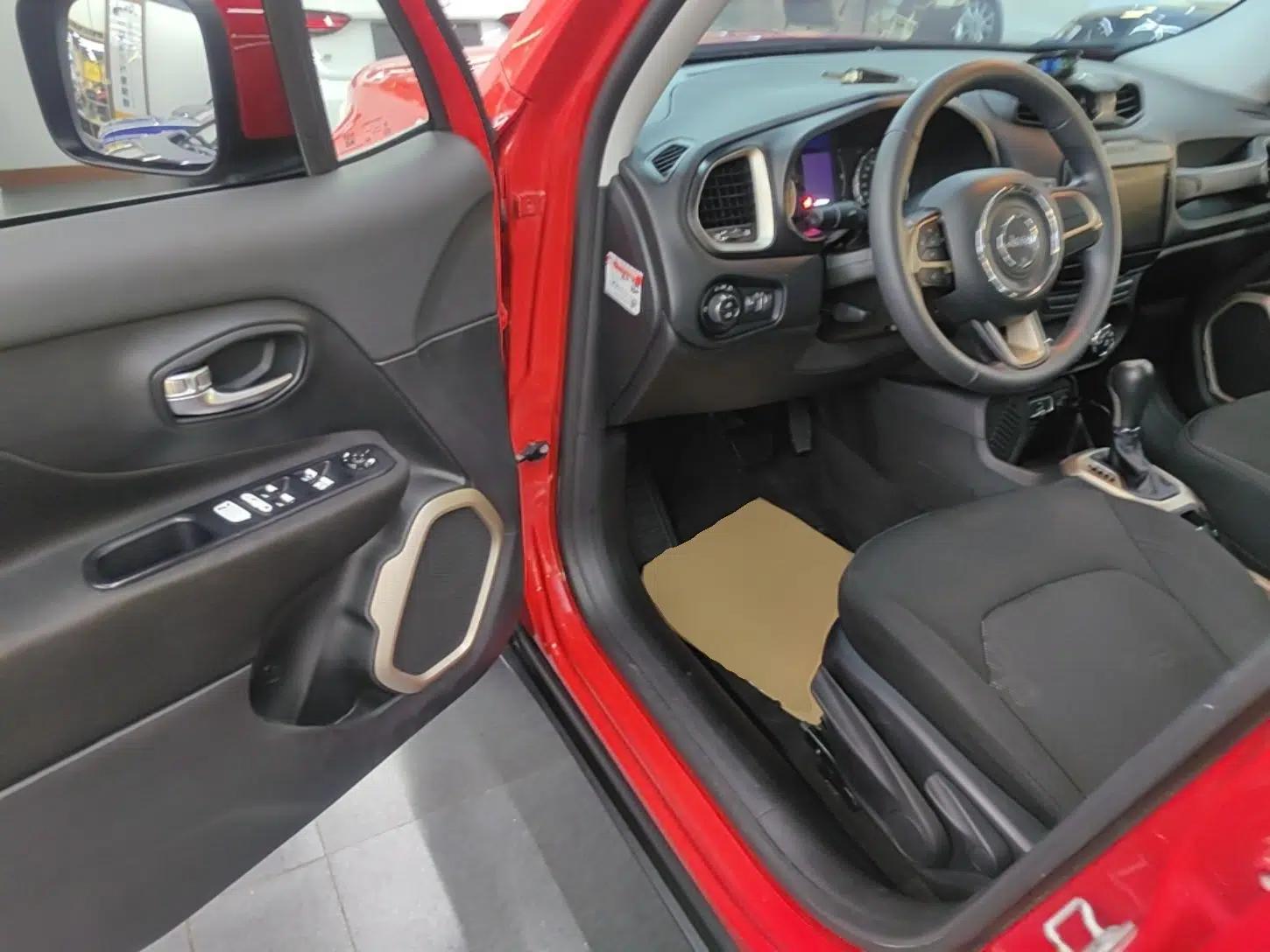 Jeep Renegade 2017 180T Automatic High-Energy Version — миниатюра 18