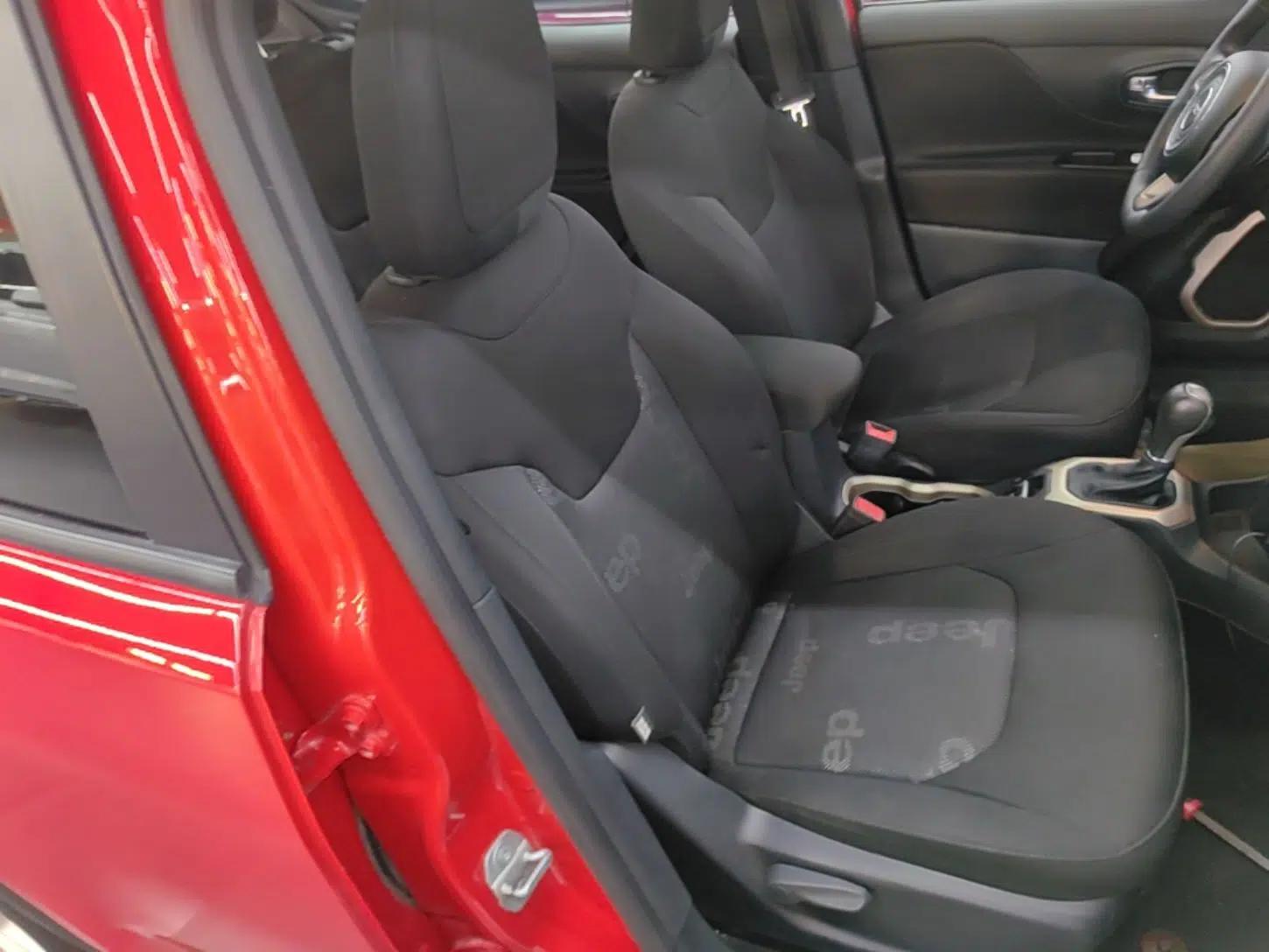 Jeep Renegade 2017 180T Automatic High-Energy Version — миниатюра 19