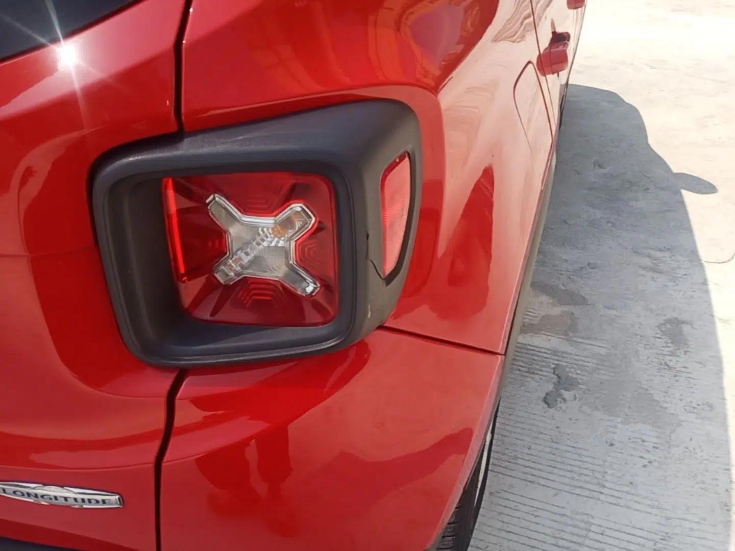 Jeep Renegade 2017 180T Automatic High-Energy Version — миниатюра 9