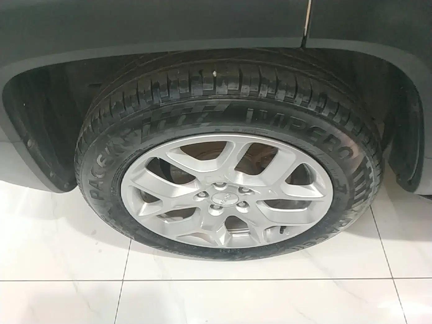 Jeep Renegade 2016 1.4T Automatic Jingneng Version+ — миниатюра 11