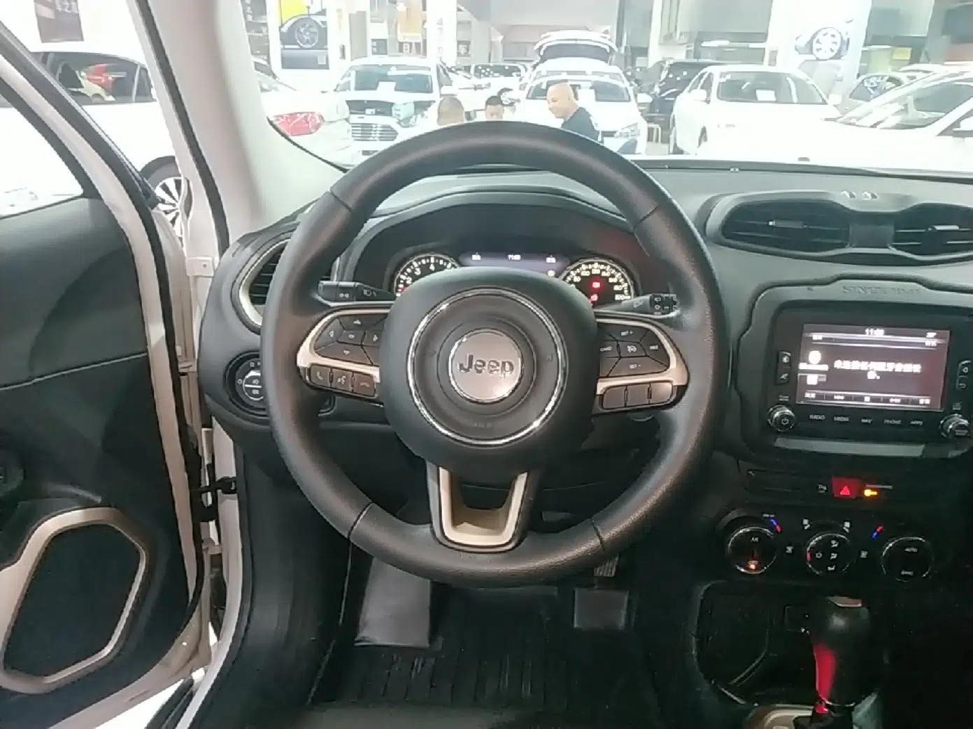 Jeep Renegade 2016 1.4T Automatic Jingneng Version+ — миниатюра 13