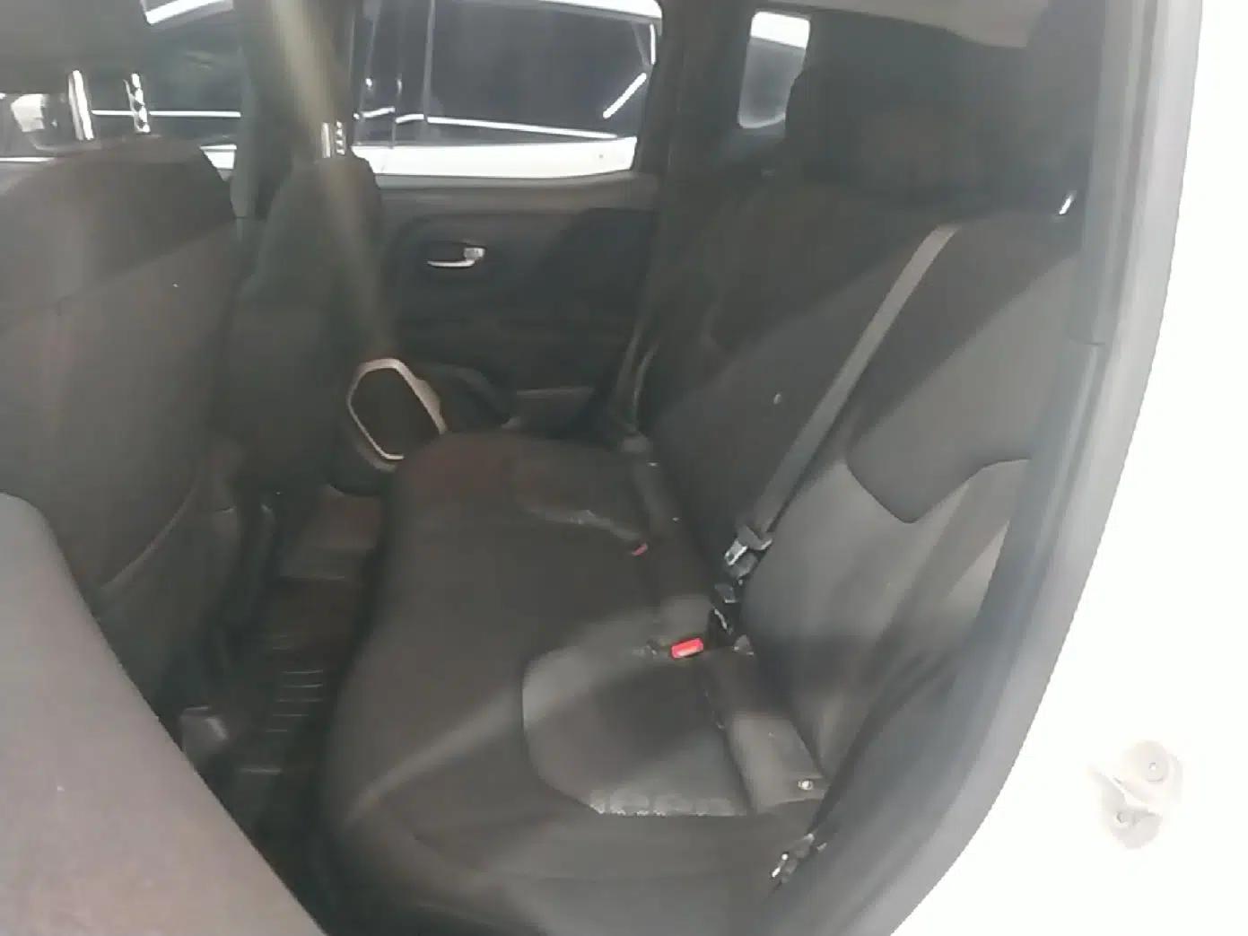 Jeep Renegade 2016 1.4T Automatic Jingneng Version+ — миниатюра 20