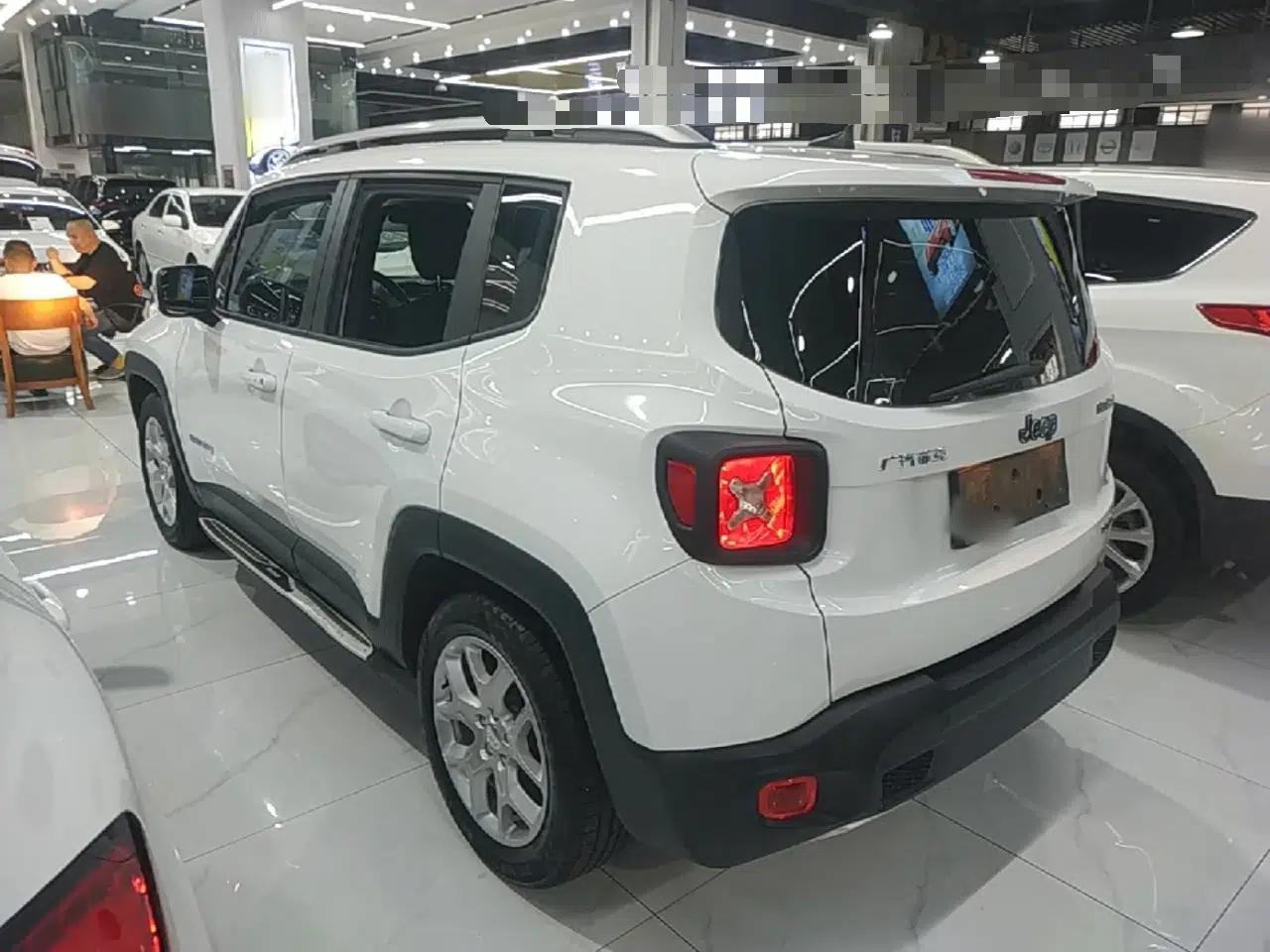 Jeep Renegade 2016 1.4T Automatic Jingneng Version+ — миниатюра 4