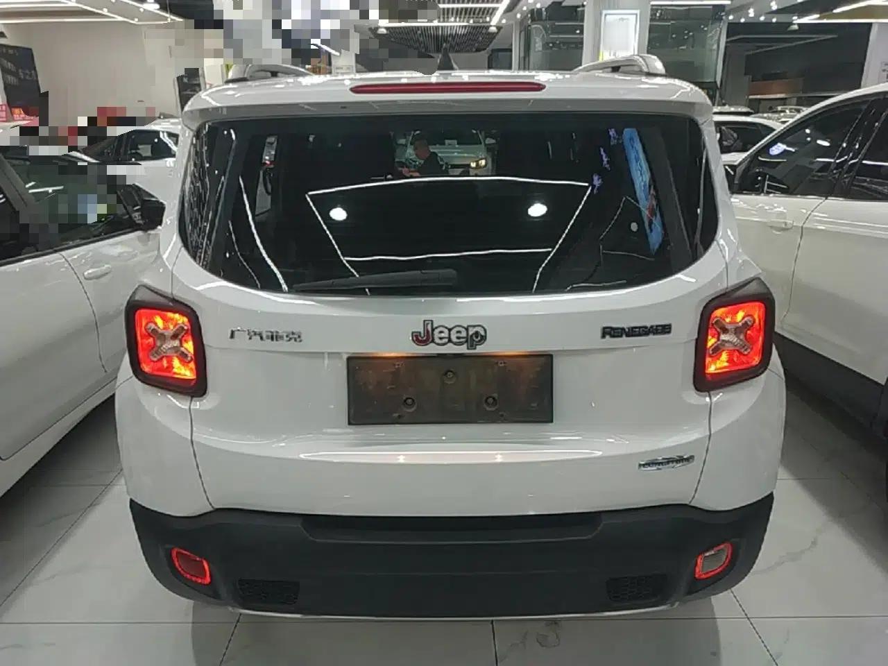 Jeep Renegade 2016 1.4T Automatic Jingneng Version+ — миниатюра 5