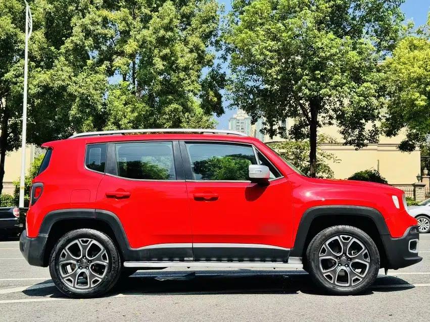 Jeep Renegade 2017 180TS Automatic All-Wheel Drive Versatile Edition — миниатюра 3