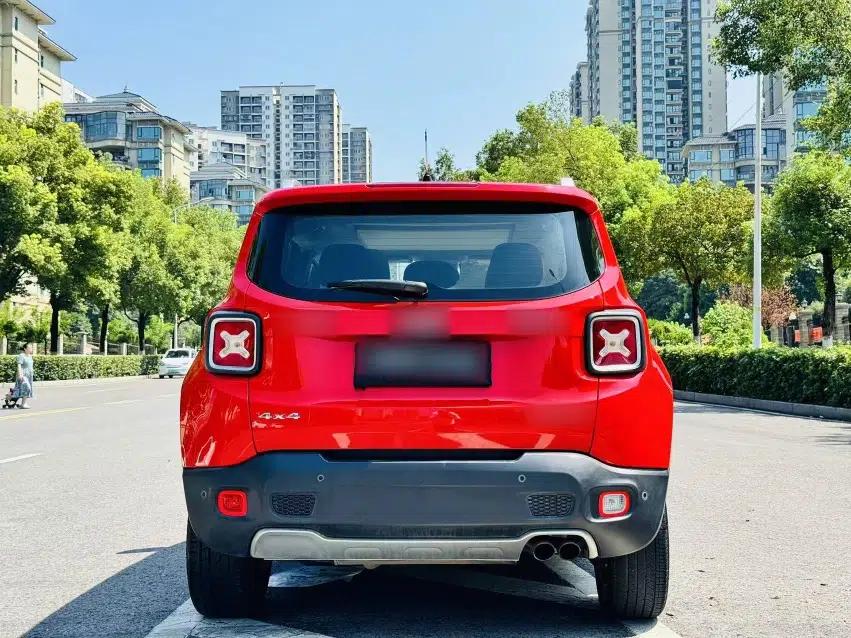 Jeep Renegade 2017 180TS Automatic All-Wheel Drive Versatile Edition — миниатюра 6