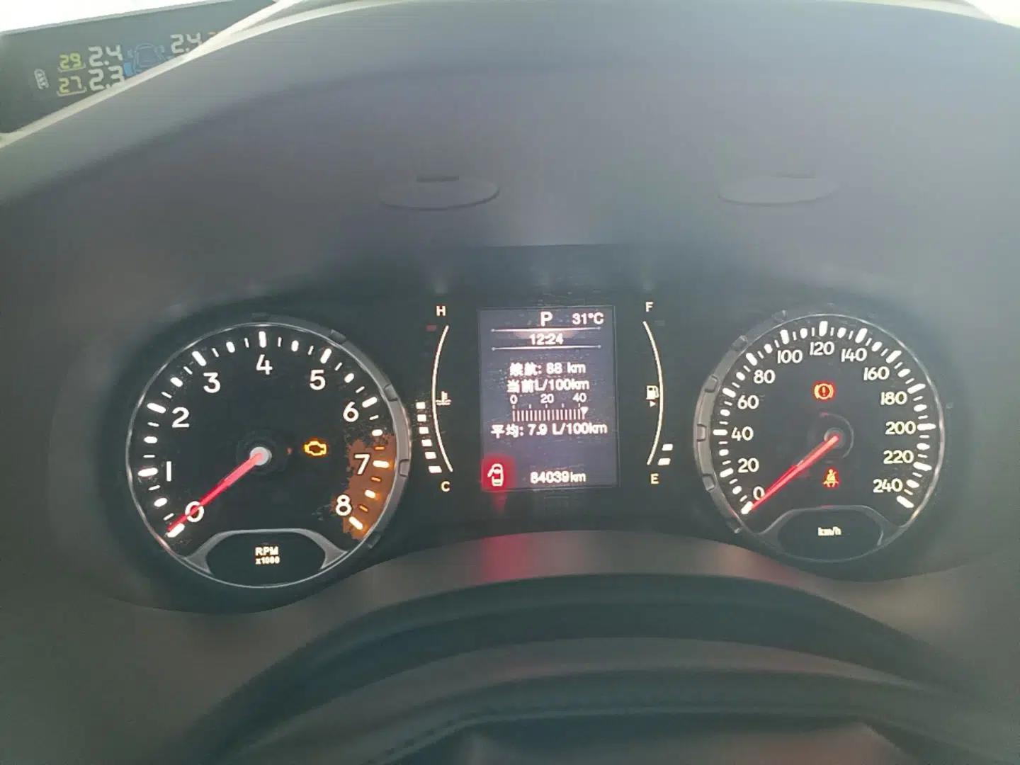 Jeep Renegade 2016 1.4T Automatic Kinetic Edition — миниатюра 14