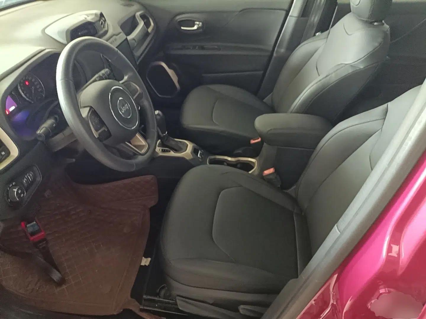 Jeep Renegade 2016 1.4T Automatic Kinetic Edition — миниатюра 17