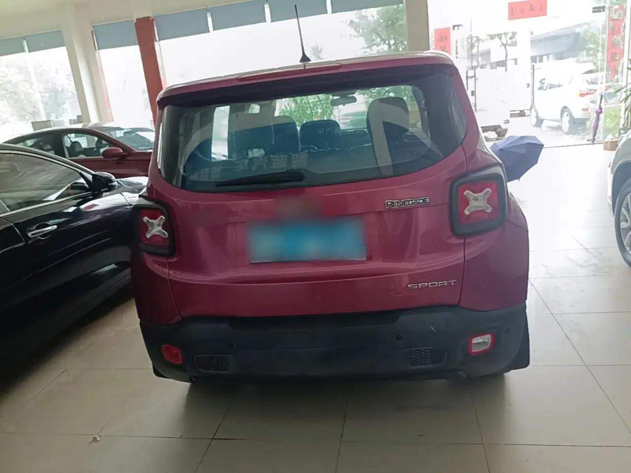 Jeep Renegade 2016 1.4T Automatic Kinetic Edition — миниатюра 5
