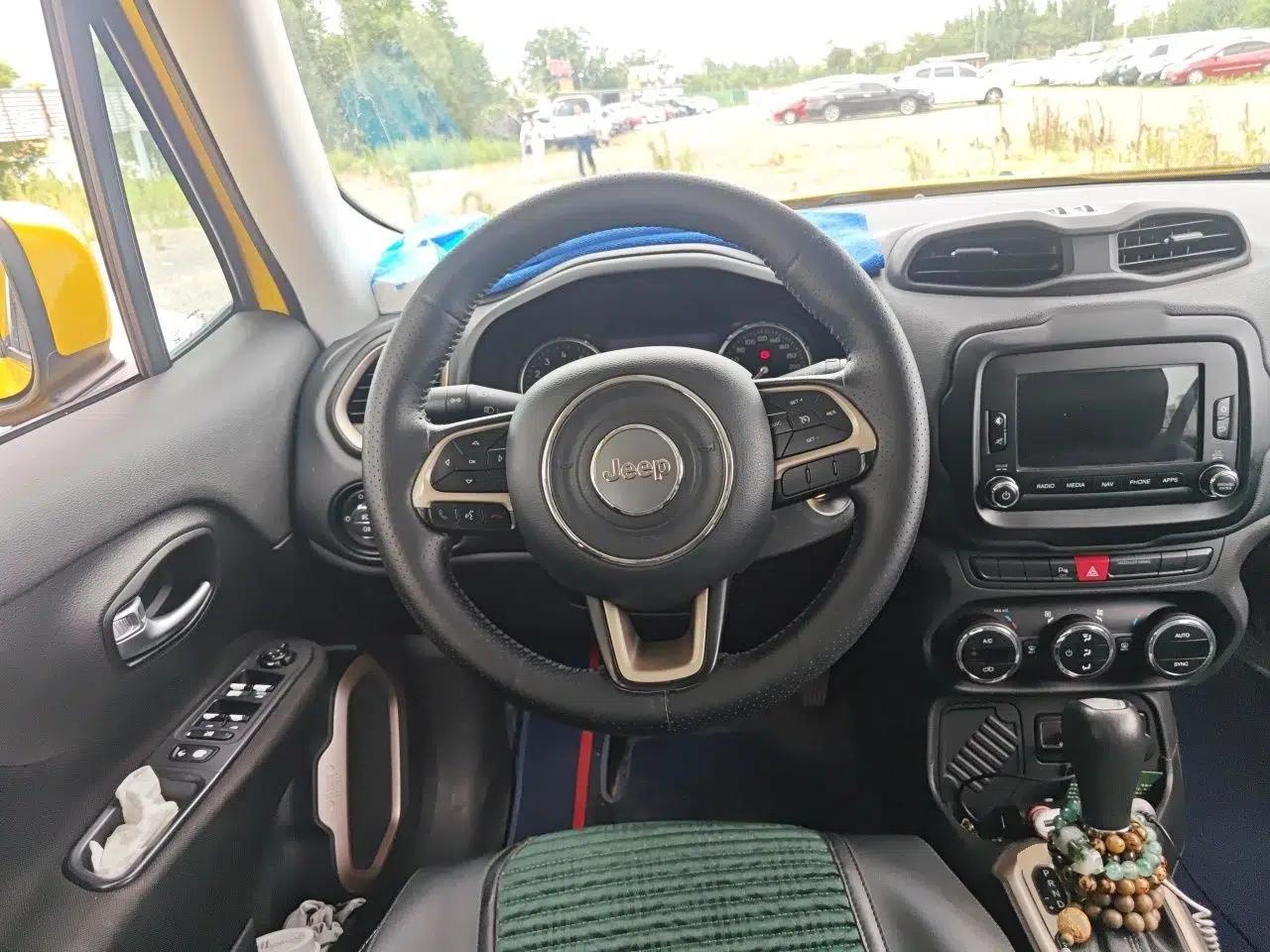 Jeep Renegade 2016 1.4T Automatic Jingneng Version+ — миниатюра 10