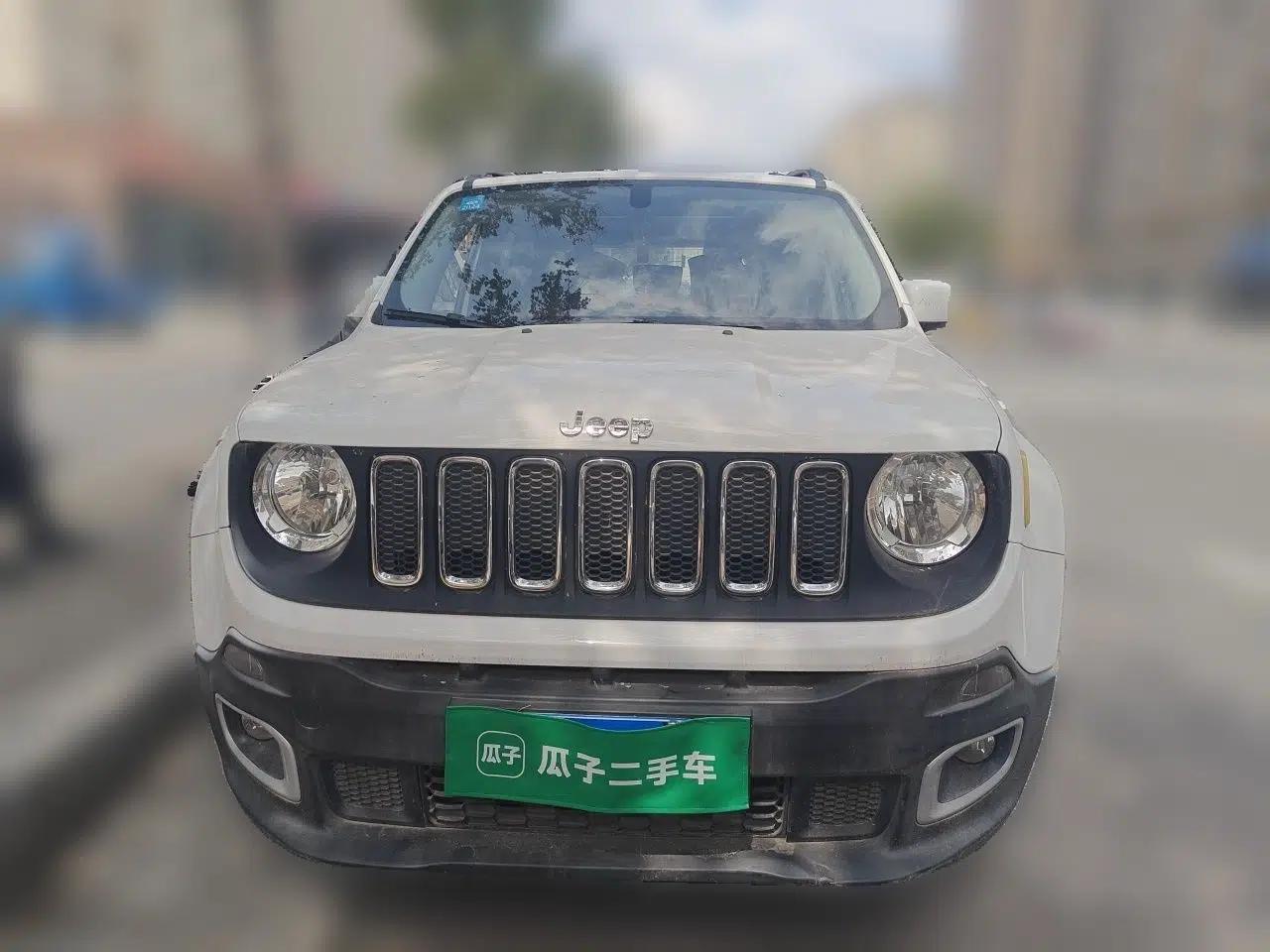 Jeep Renegade 2018 Connected Large Screen Version 180T Automatic High-Energy Edition — миниатюра 2