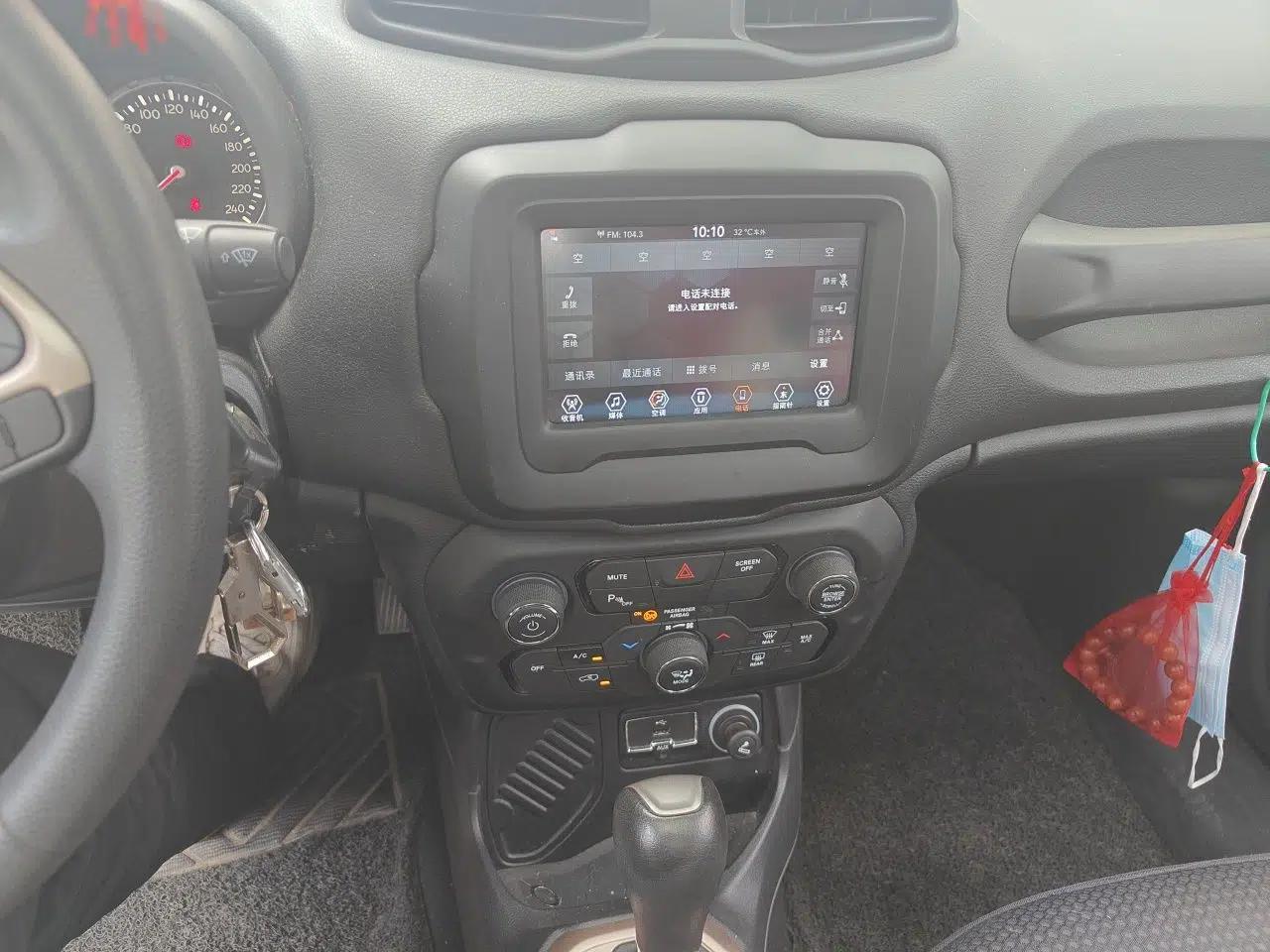 Jeep Renegade 2018 Connected Large Screen Version 180T Automatic High-Energy Edition — миниатюра 13