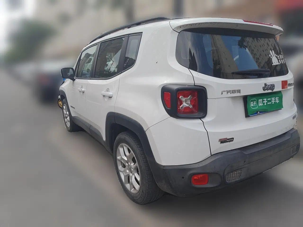 Jeep Renegade 2018 Connected Large Screen Version 180T Automatic High-Energy Edition — миниатюра 4