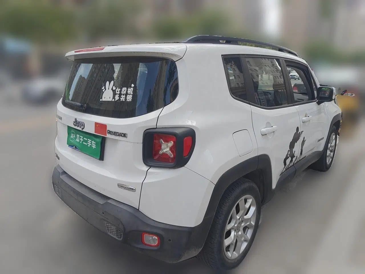 Jeep Renegade 2018 Connected Large Screen Version 180T Automatic High-Energy Edition — миниатюра 6