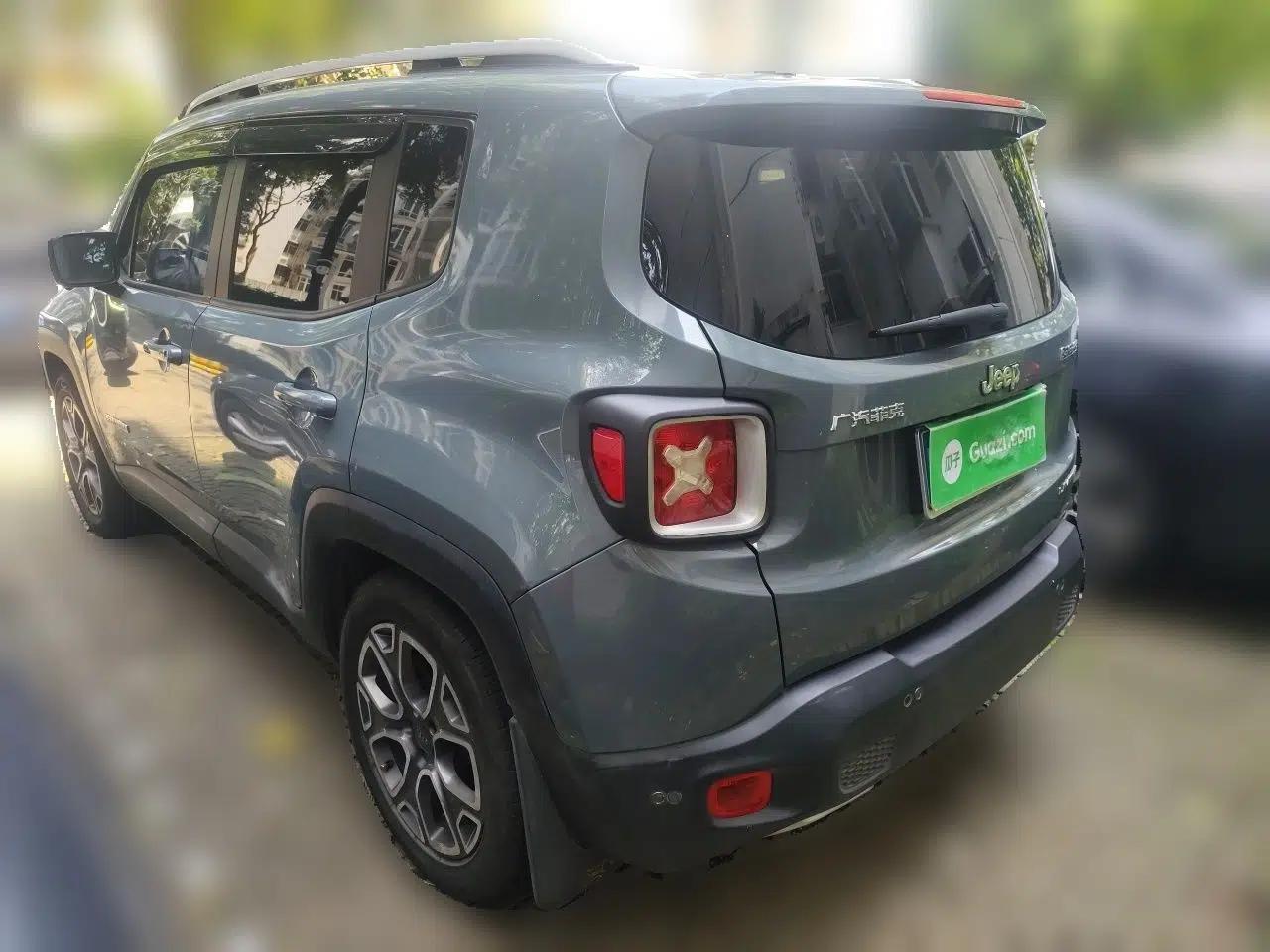 Jeep Renegade 2016 1.4T Automatic Smart Edition — миниатюра 4