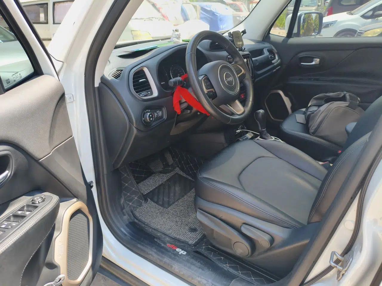 Jeep Renegade 2017 180T Automatic Jingneng Edition — миниатюра 16