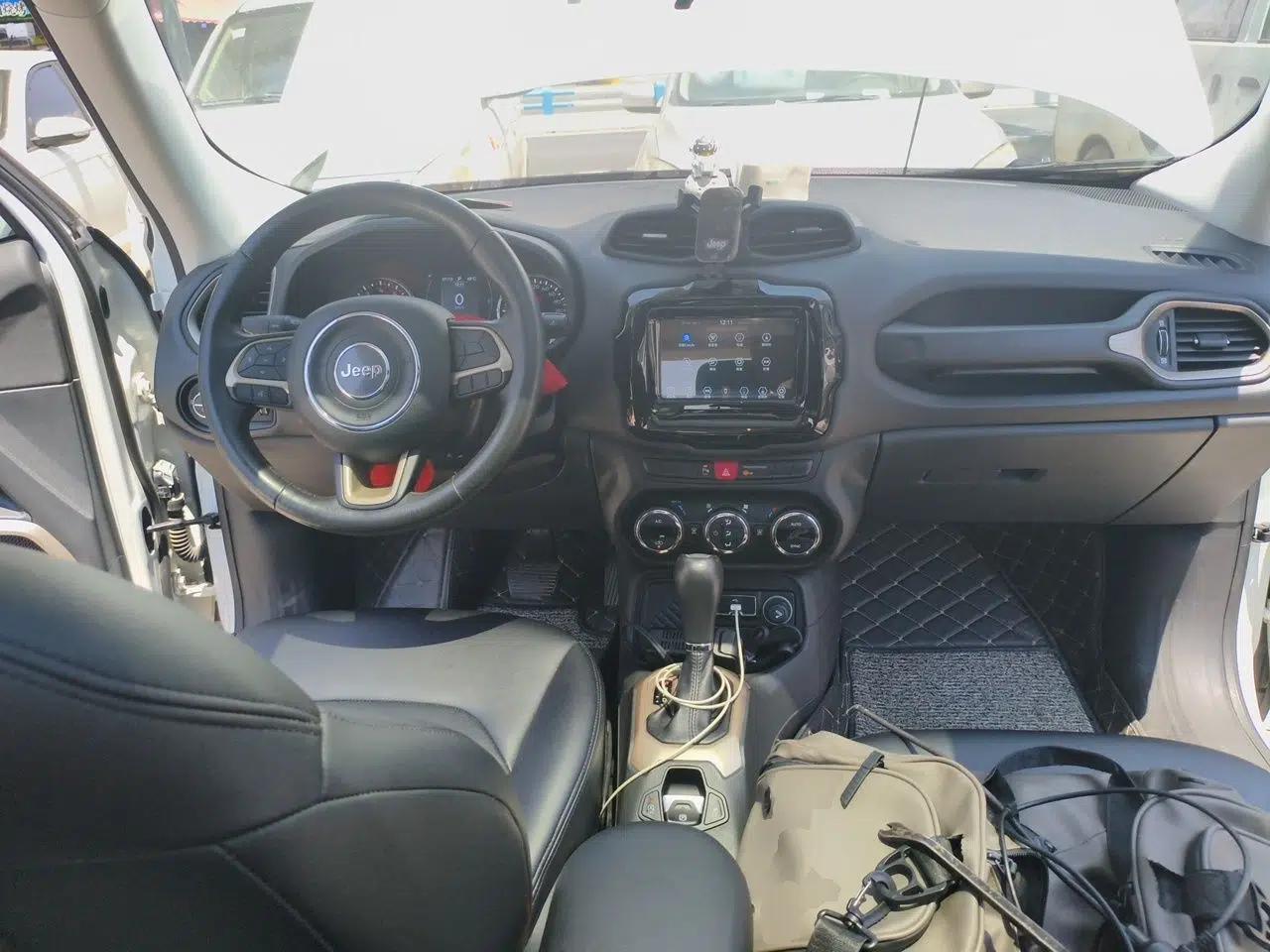 Jeep Renegade 2017 180T Automatic Jingneng Edition — миниатюра 9