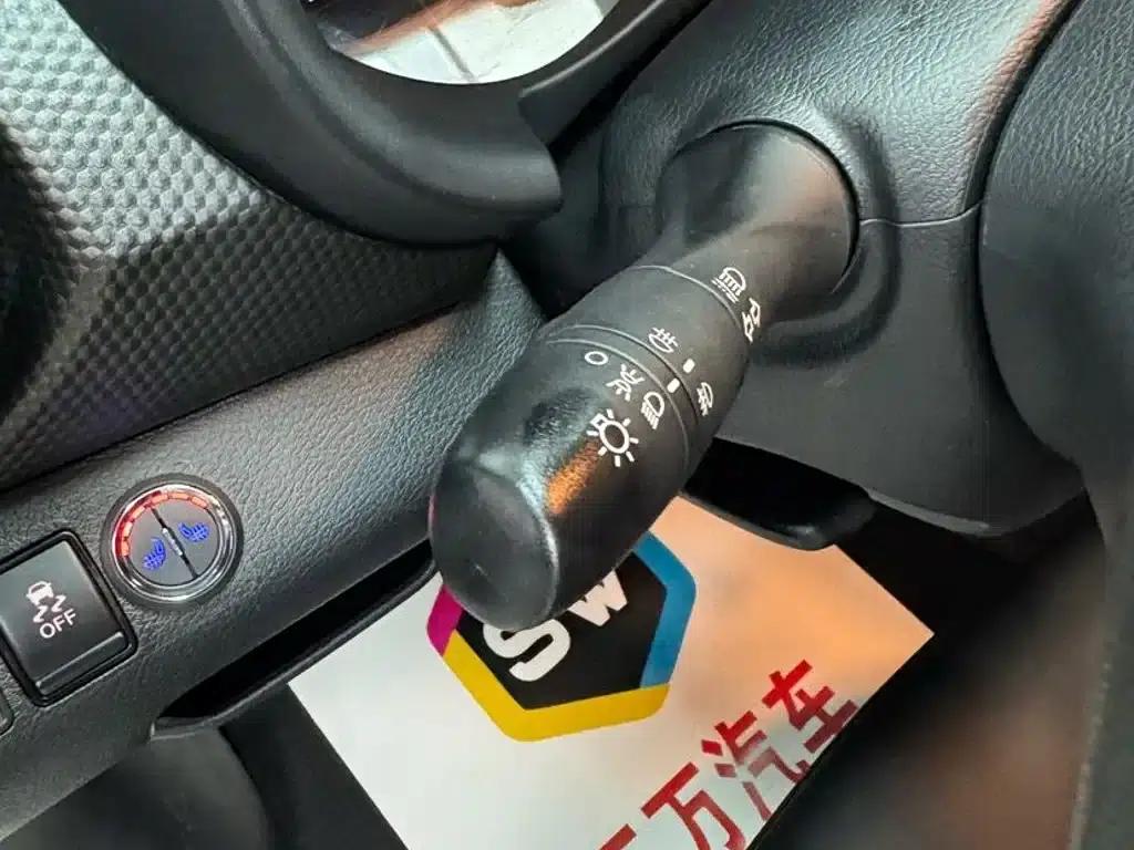 Nissan Kicks 2022 1.5L CVT XL Fashion Edition — миниатюра 14
