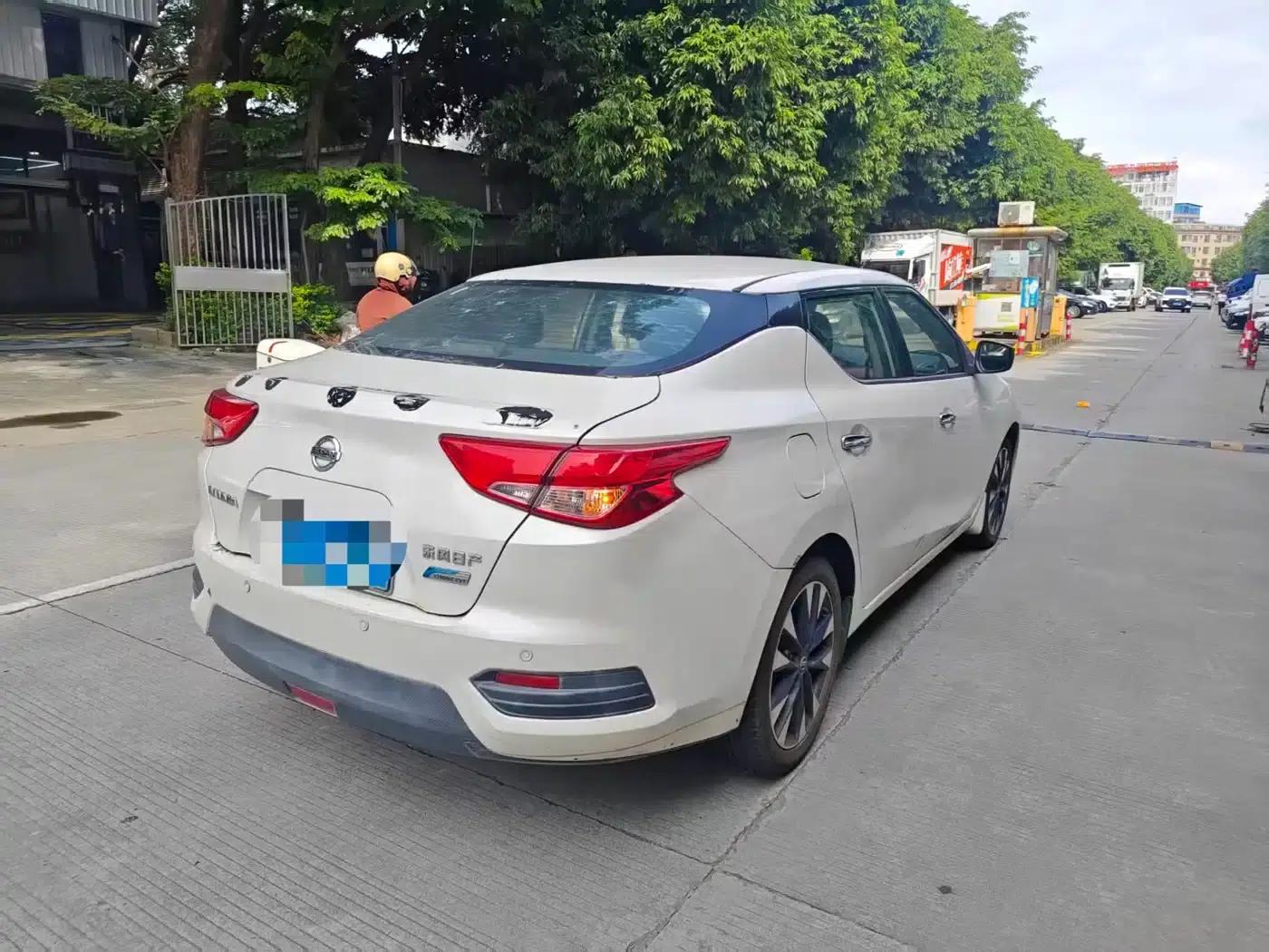 Nissan Bluebird 2019 1.6L CVT Smart Connect Smart Cool Edition (National VI Emission Standard) — миниатюра 8