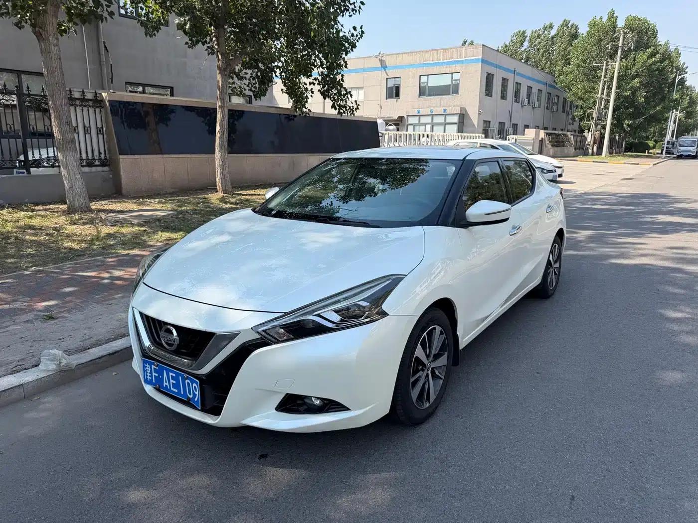 Nissan Bluebird 2016 1.6L CVT Cool Edition — миниатюра 1