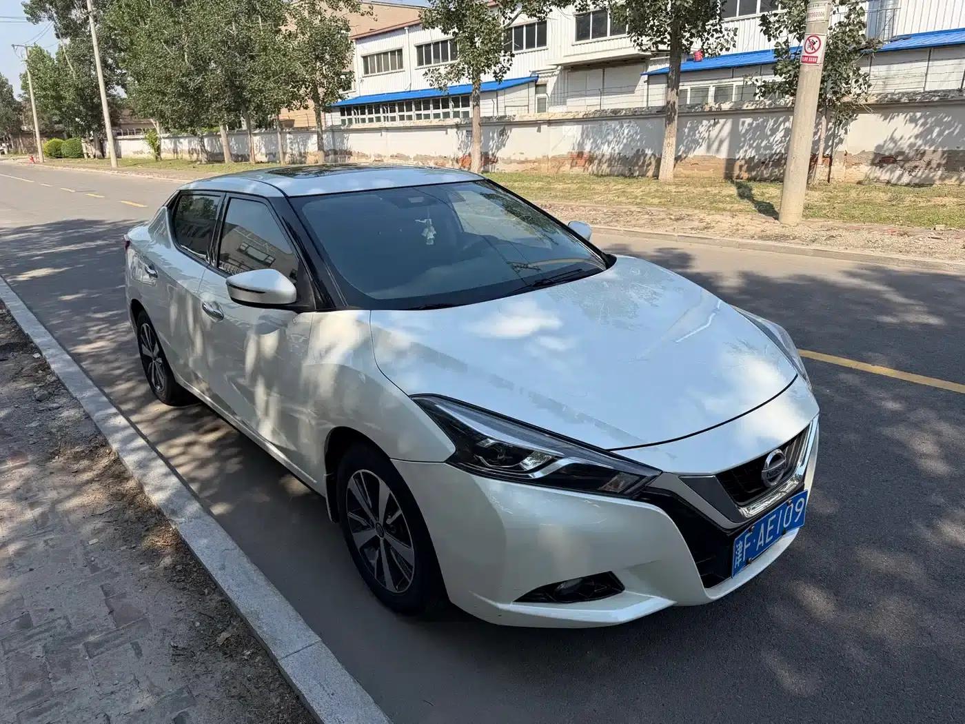 Nissan Bluebird 2016 1.6L CVT Cool Edition — миниатюра 3