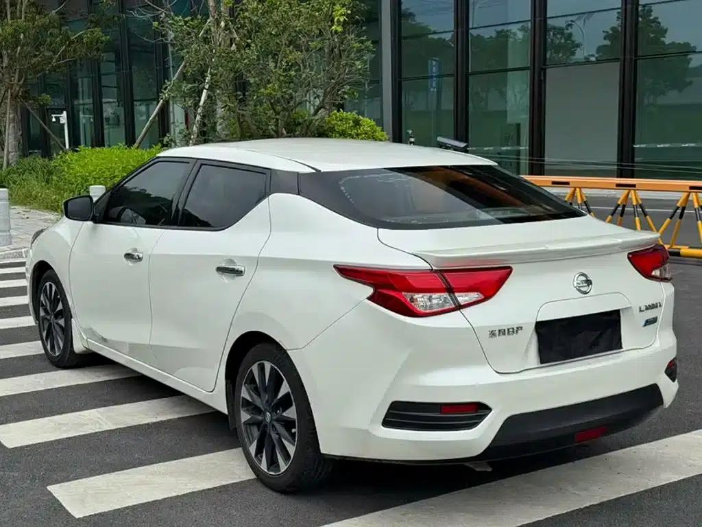 Nissan Bluebird 2019 1.6L CVT Smart Connect Smart Cool Edition (National VI Emission Standard) — миниатюра 6