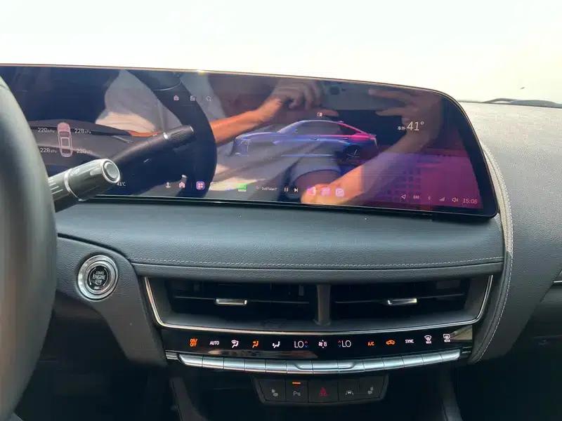 2024 Cadillac CT5 28T Luxury Pro — миниатюра 12