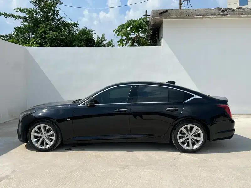 2024 Cadillac CT5 28T Luxury Pro — миниатюра 3